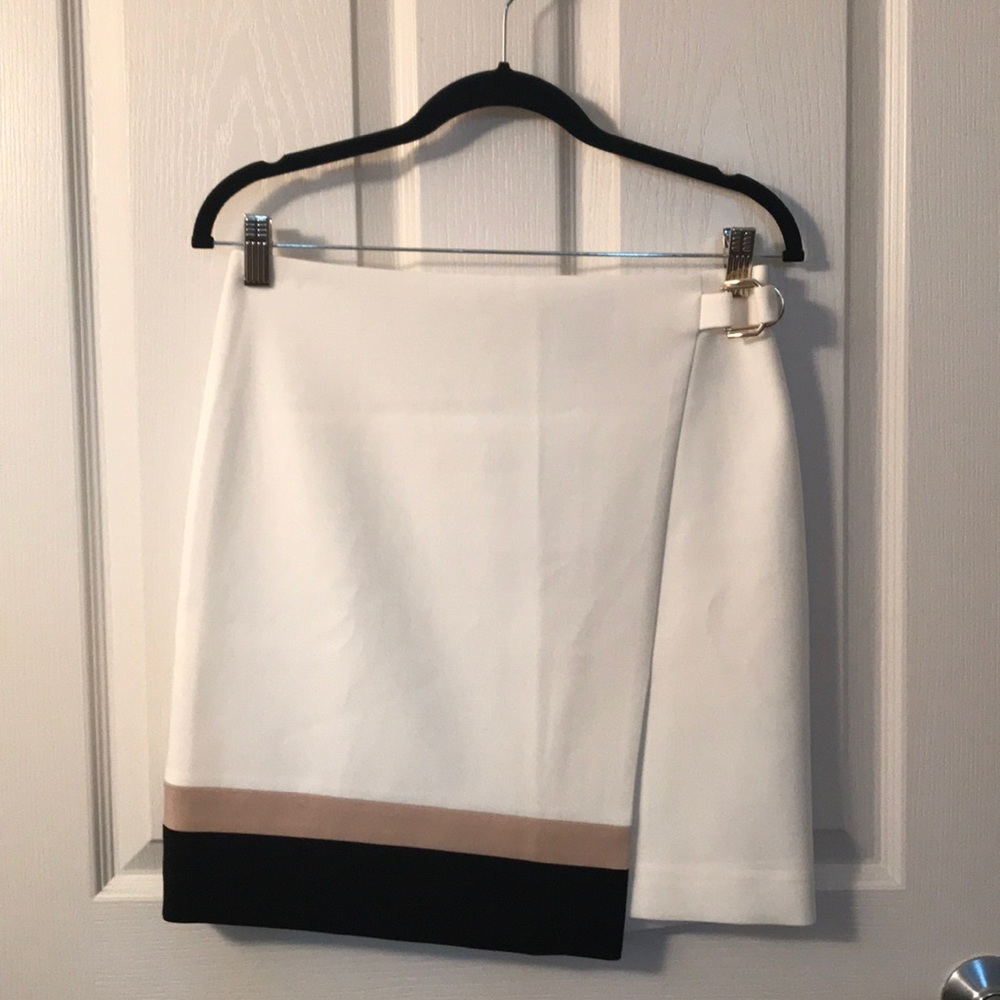 White House Black Market skirt Size 4 NWT